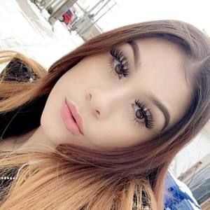 Meet your Posher, Mia